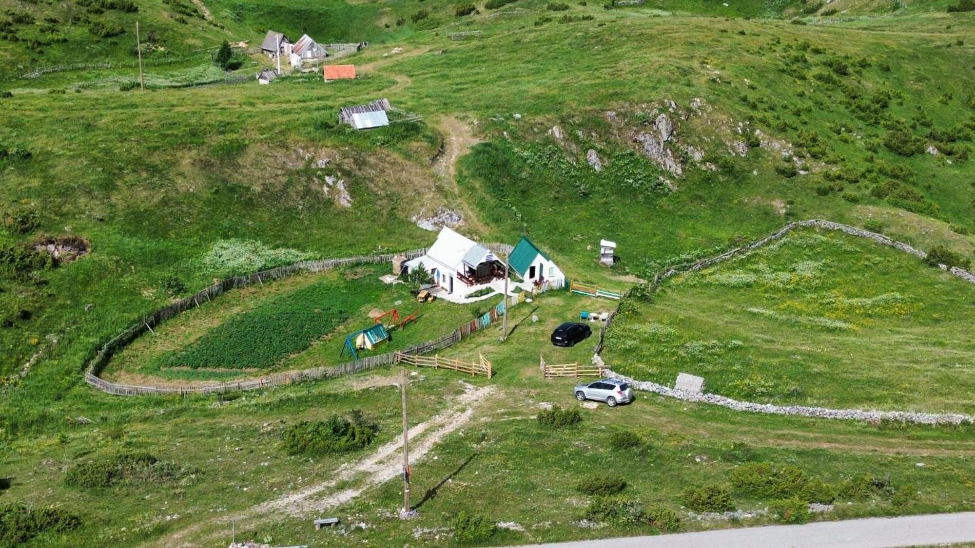 פלוזינה Weekend House In The Piva Nature Park מראה חיצוני תמונה